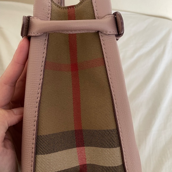 Aunthentic Burberry Small Crossbody bag - Picture 3 of 4